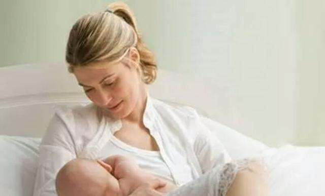 宝宝吃奶时老是哭闹挣扎, 到底是怎么回事? 原