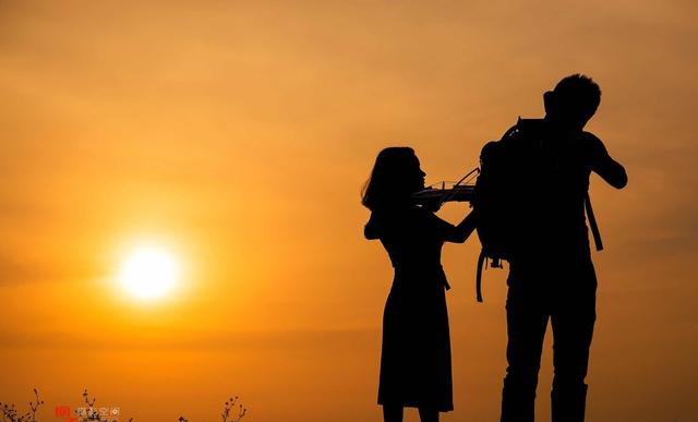 很霸气特潇洒现实的句子,拿去分享朋友圈吧