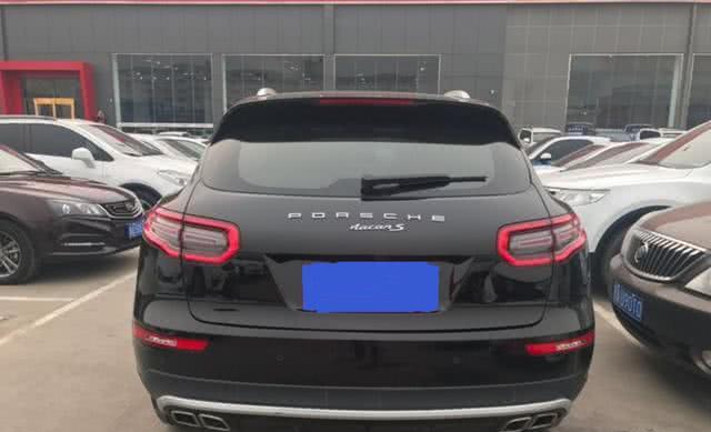 上班族12万入手的保时捷，实为国产车改标，尾部改装过毫无破绽