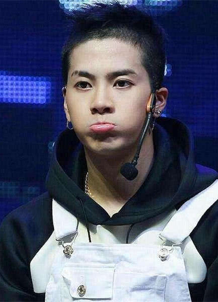 断眉哥、吴亦凡、王嘉尔的断眉竟都不如黄子韬!网友:精致又霸气