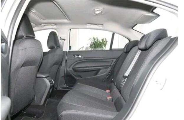 你知道东风标致408和速腾哪个好吗?