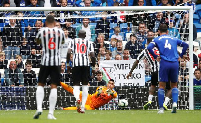 菲律宾门将打脸国足!卖车卖房留在英超扑点球