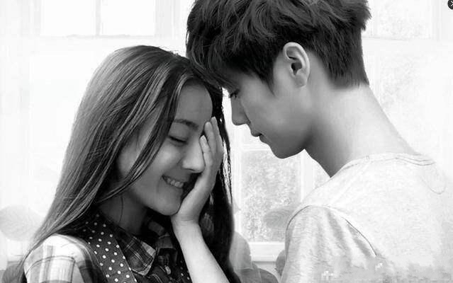 蔡徐坤和关晓彤微博互动,你们关系什么时候变