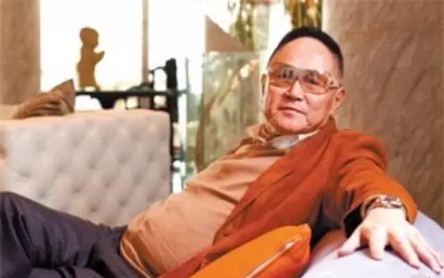 他花5亿为女儿招婿, 香港女星任他摆布如今1500万的豪车代步