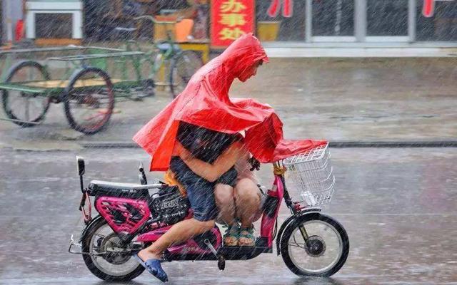 摩托车已过时，这车月薪2000也买得起，开回村里有面子