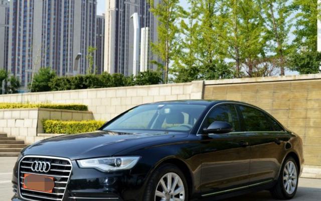 新车60万, 现在只需36万, 自动驻车, 方向盘也能换挡, 还看啥新车