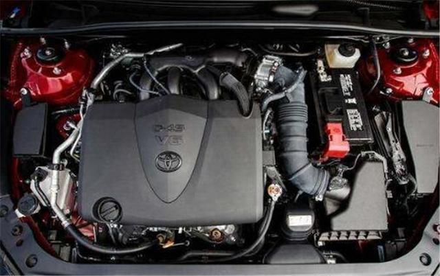 丰田开启大招，最强中级车亮相，车长接近5米，不足23万逼退皇冠