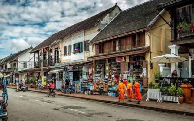 老挝亚洲最穷国家,中国人去了都是土豪