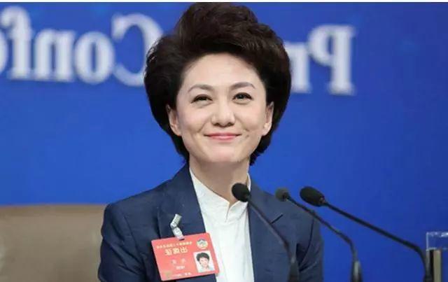 46岁《新闻联播》主持海霞近照曝光!老公是清华教授!女儿已17岁