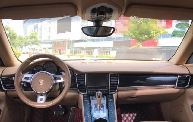 落地价125万, 现在只需55万, 车主: 开回乡下跑婚庆面子十足