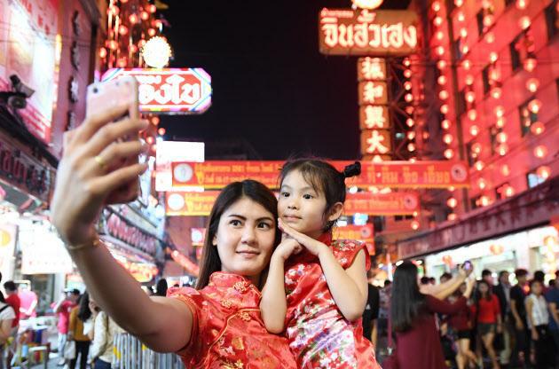 30万中国人在泰国过春节,便宜又好玩~