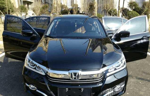 最后15万买了这款合资B级   开回老家, 村里人都一个劲的夸