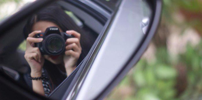 妹子吐露买卡罗拉的原因, 因为我不漂亮, 牛仔裤被划破了