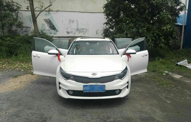 起亚K5怎么样？车主说有三个缺点，不过被它的高性价比完爆了