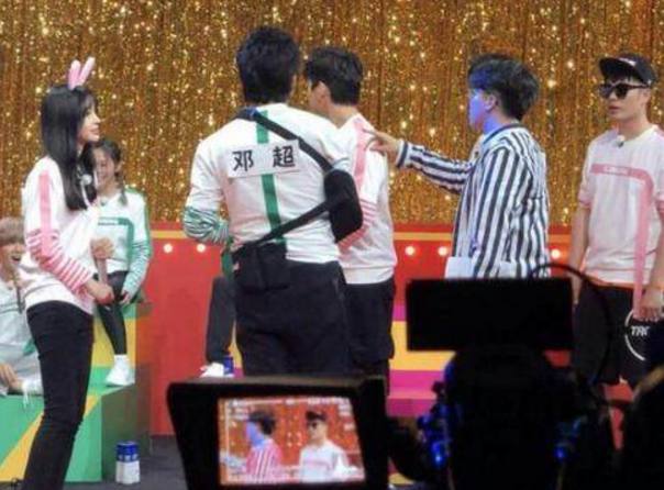邓超工作室回应手受伤，他本人竟然对导演说了这样的话？