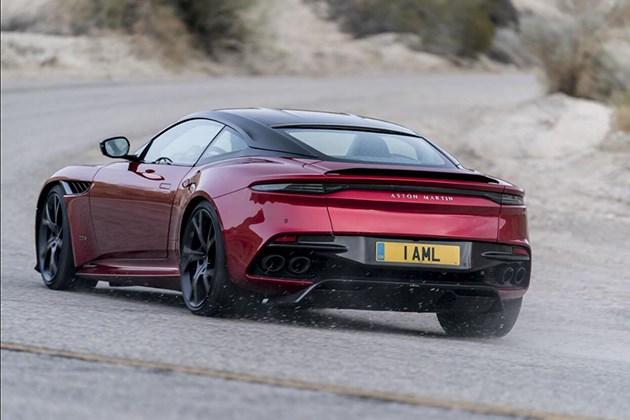 新手开车如何防刮蹭 新手开车防剐蹭技巧