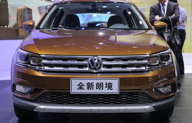 大众首度跨界亮相,丝毫不输三厢车型,空间完全匹配SUV!