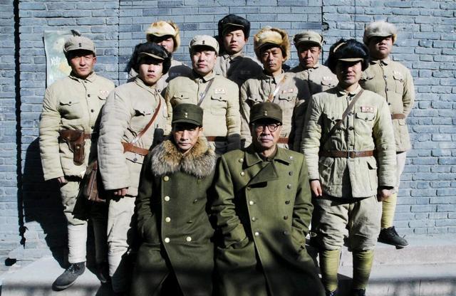 在1938年林彪中枪后,那名晋绥军的哨兵受到了