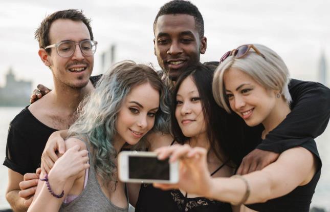 老外取得中国名字真的让人哭笑不得,王霸胆同