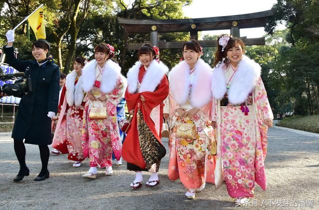 为什么中国游客喜欢去日本和韩国旅游