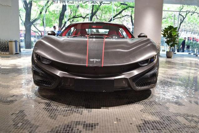 蜻蜓Logo+4.6秒+365km，这辆国产“卖炭翁”燃爆了！