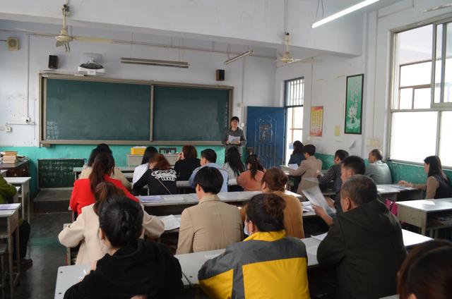 郑州上街区外国语小学开展家长会和家庭教育主