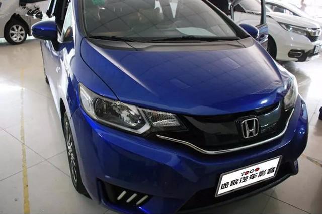 飞度不改不如推下海 佛山途歌汽车音响 怒改本田飞度