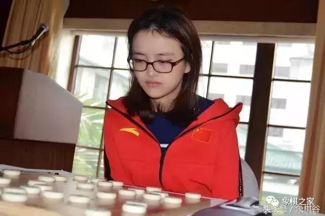 唐丹中局实力媲美男子大师,有棋坛花木兰之称