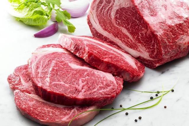 狗狗吃生肉的好处和坏处,你知道吗?