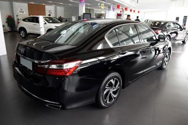 2016款雅阁入手好时机，优惠后起价不到15万，质量经得起市场考验