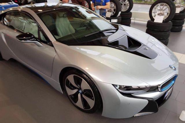 18款宝马i8跑车中的战斗机所向霹雳