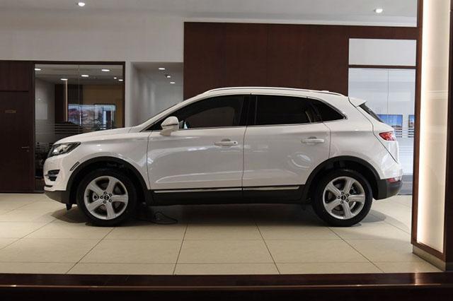 不到26万就买总统座驾，动力足，回头率比BBA高，干嘛老想汉兰达