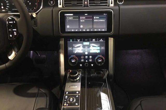 18款路虎揽胜行政柴油3.0豪华与霸气两者兼得