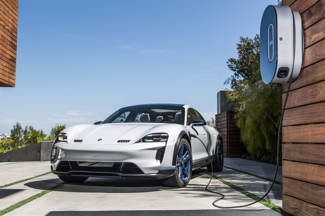 号称唯一能跟特斯拉叫板的车，百公里加速仅需3.5秒