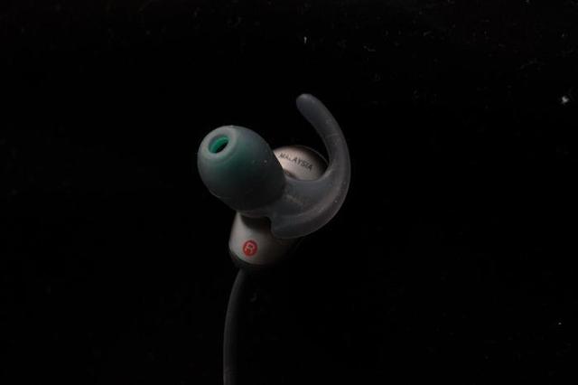 索尼运动蓝牙降噪入耳式耳机WI-SP600N评测