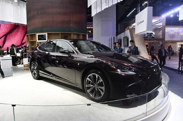 兰博基尼Urus的对手来了，661马力、 V8双涡轮，或15万美元起