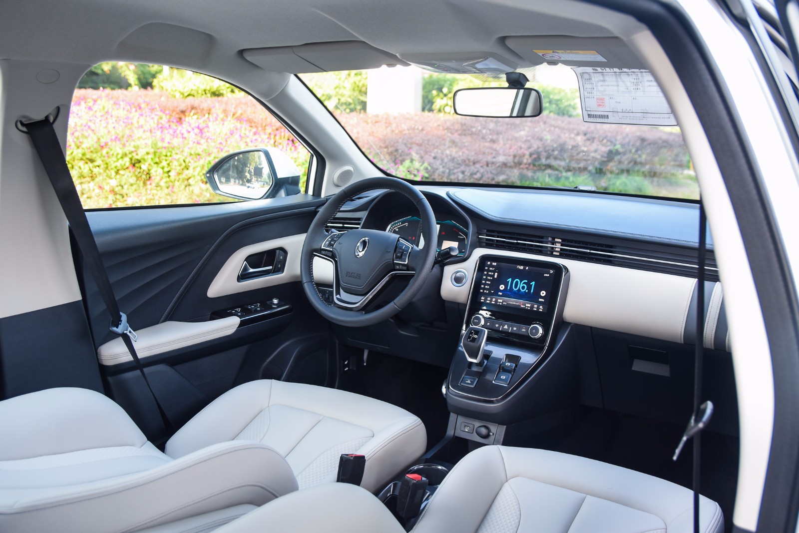 穿梭成都古色古香,欧拉iQ用前卫灵动诠释新电