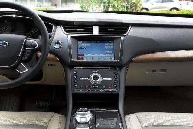 这款轿车原本38万起步, 但却因为这个细节, 沦落到与帕萨特争饭吃