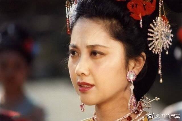 66岁最美女儿国国王颜值依旧不减气质更胜从前