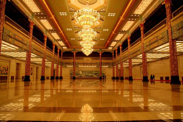 跑男第六季开播,这次跑进了维也纳总部,听说维