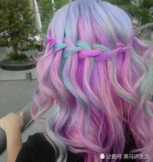 抖音彩虹头发火了,妹子做完之后愣住了!网友