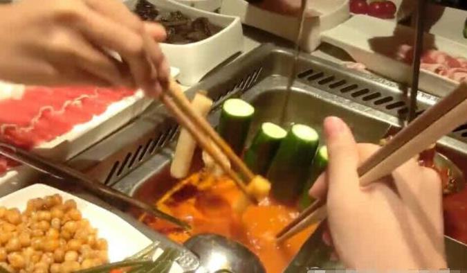 抖音带火了海底捞,服务费成了强制性收费,霸王