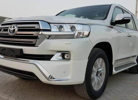 18款丰田兰德酷路泽4000 丐版升级 外观豪放大气