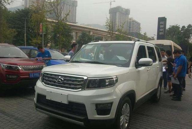 全国首辆长安版“发现4”到店，7座国产神车，仅5万让你开上路虎