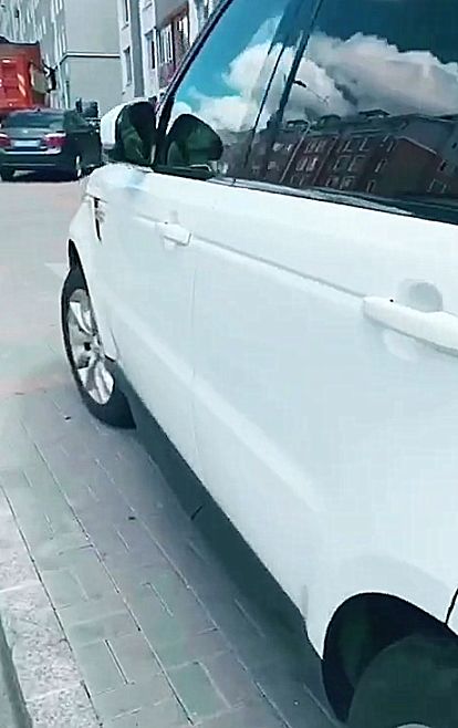 吉林偶遇一辆92万路虎，车牌不带一个8，但数字却很“溜”