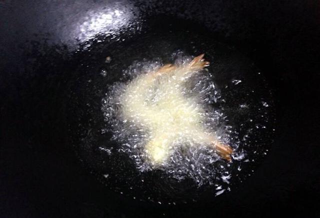 怎么做好吃?小朋友最爱肯德基炸虾球的做法步