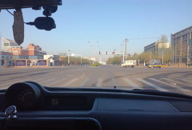 谁让你们瞧不起国产车?七年老长城M2为你打脸.avi