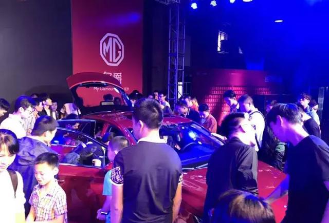 全新名爵6 光是看颜色就已经“666”