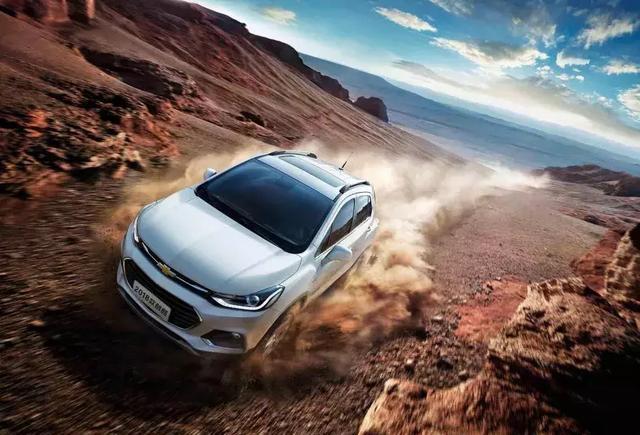 雪天开车打滑怎么办 快点儿换辆四驱SUV吧