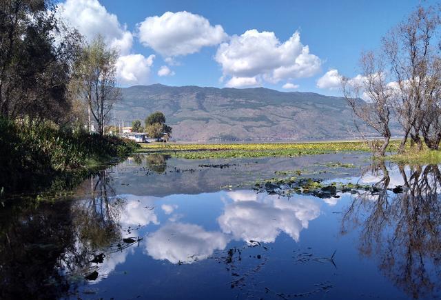 茈碧湖--国家级旅游风景区